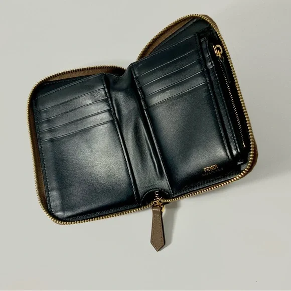 FENDI Bifold Wallet Visor
Way Leather Brown Women's
8M0401-6GM - Picture 11 of 16